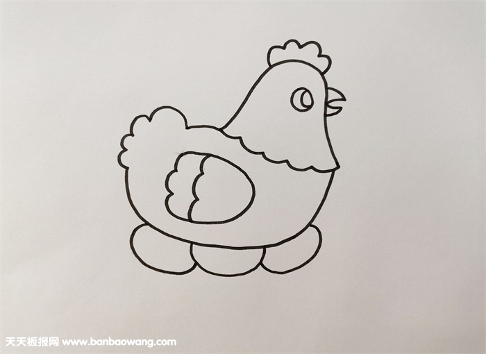 3,在母鸡的身下,我们画上三个鸡蛋,母鸡正在孵小鸡哦!